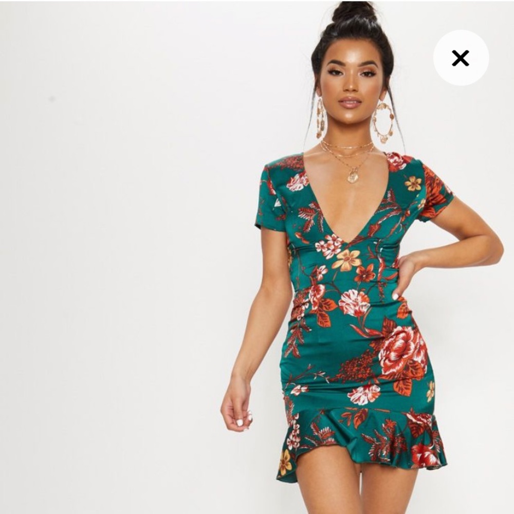 NWT PrettyLittleThing Emrald Green Criss Cross